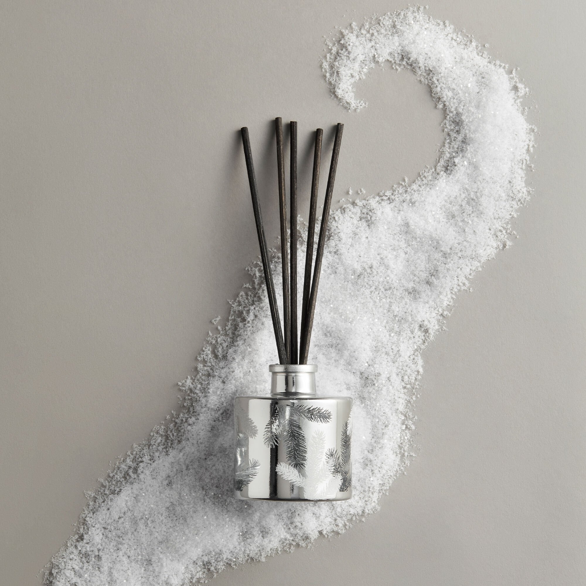 Alternative view of Frasier Fir Statement Petite Reed Diffuser